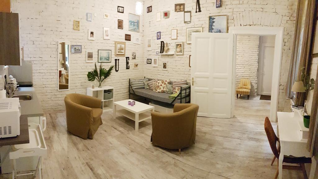 Bpr Wolf Apartment With Terrace Budapest Luaran gambar