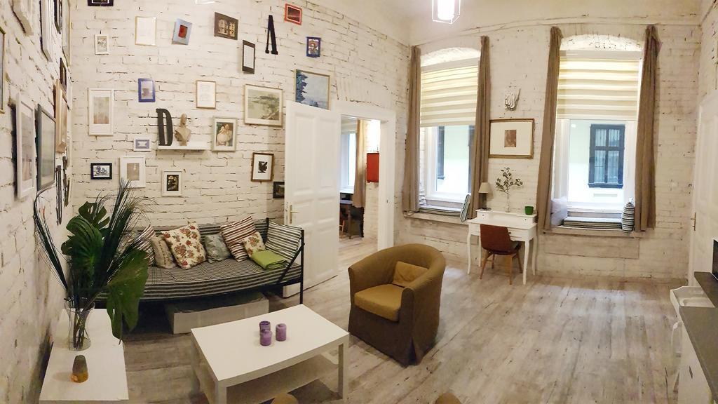 Bpr Wolf Apartment With Terrace Budapest Luaran gambar