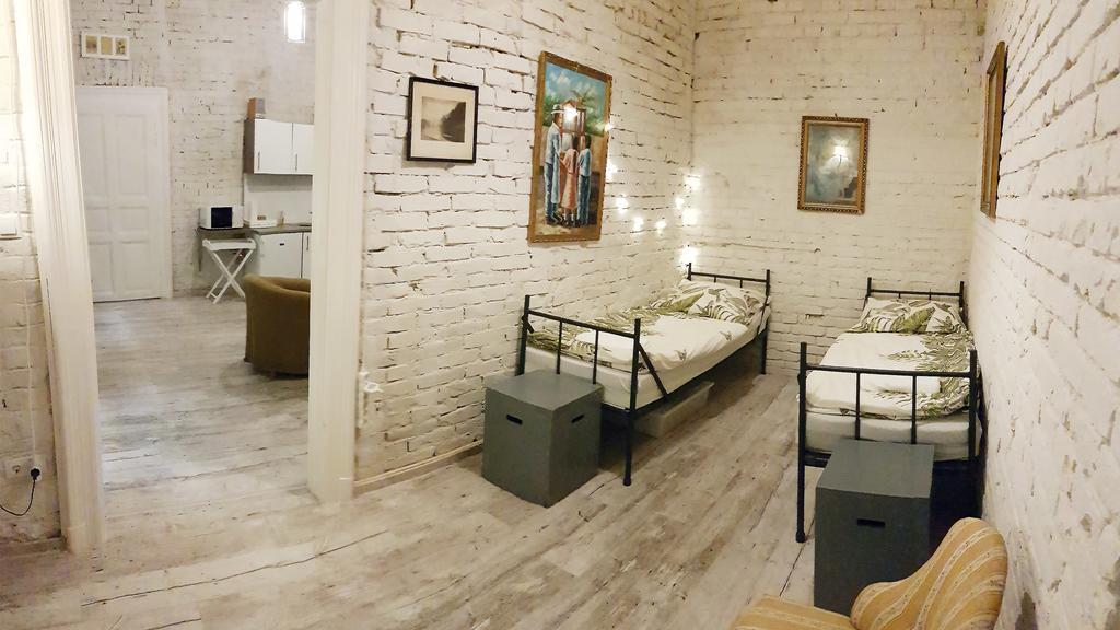 Bpr Wolf Apartment With Terrace Budapest Luaran gambar